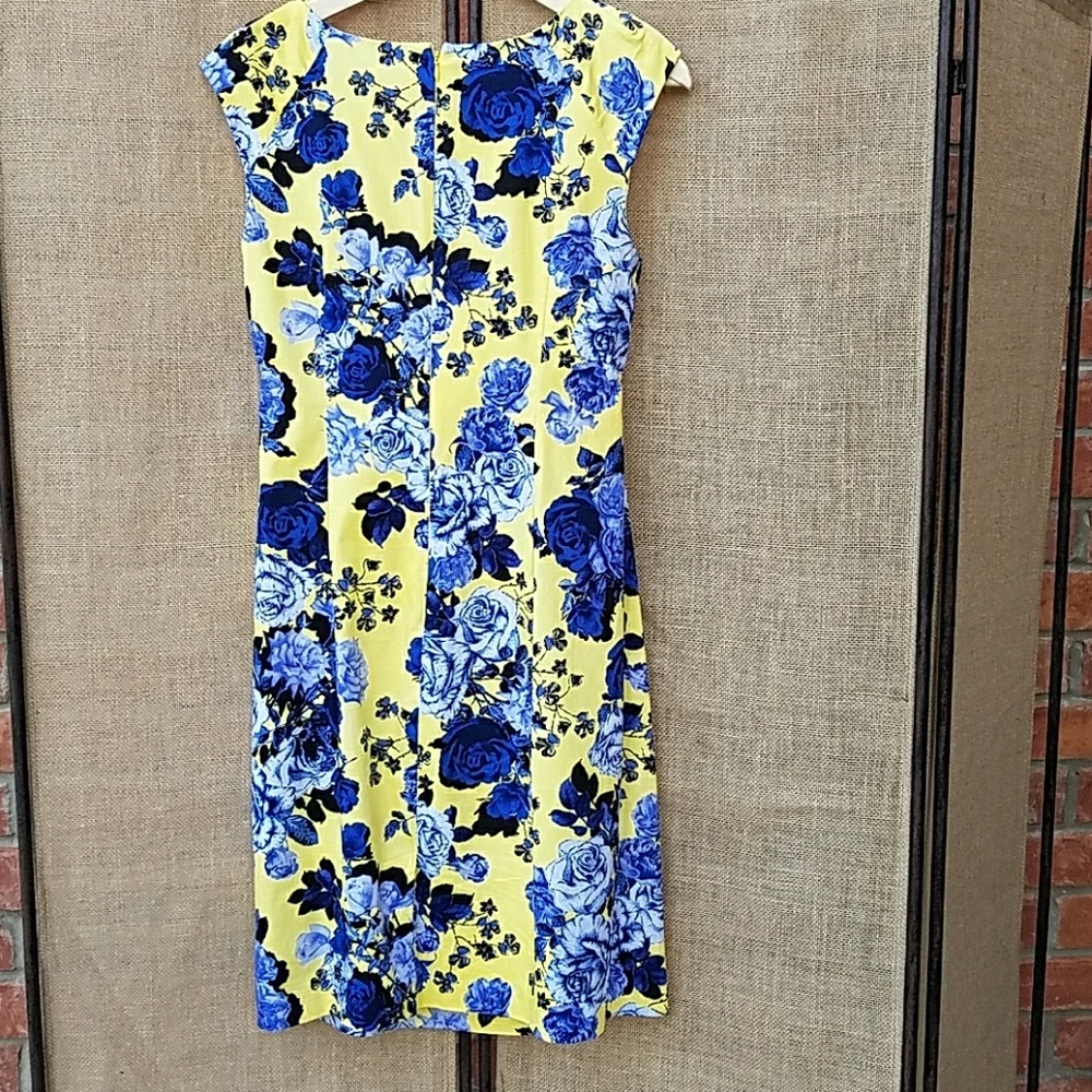 Spring dress - Picture 2 of 2